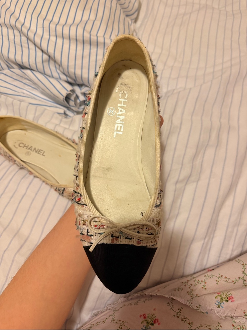 CHANEL Cream Multicolor Tweed Flats with Black Cap Toe - Picture 5 of 12